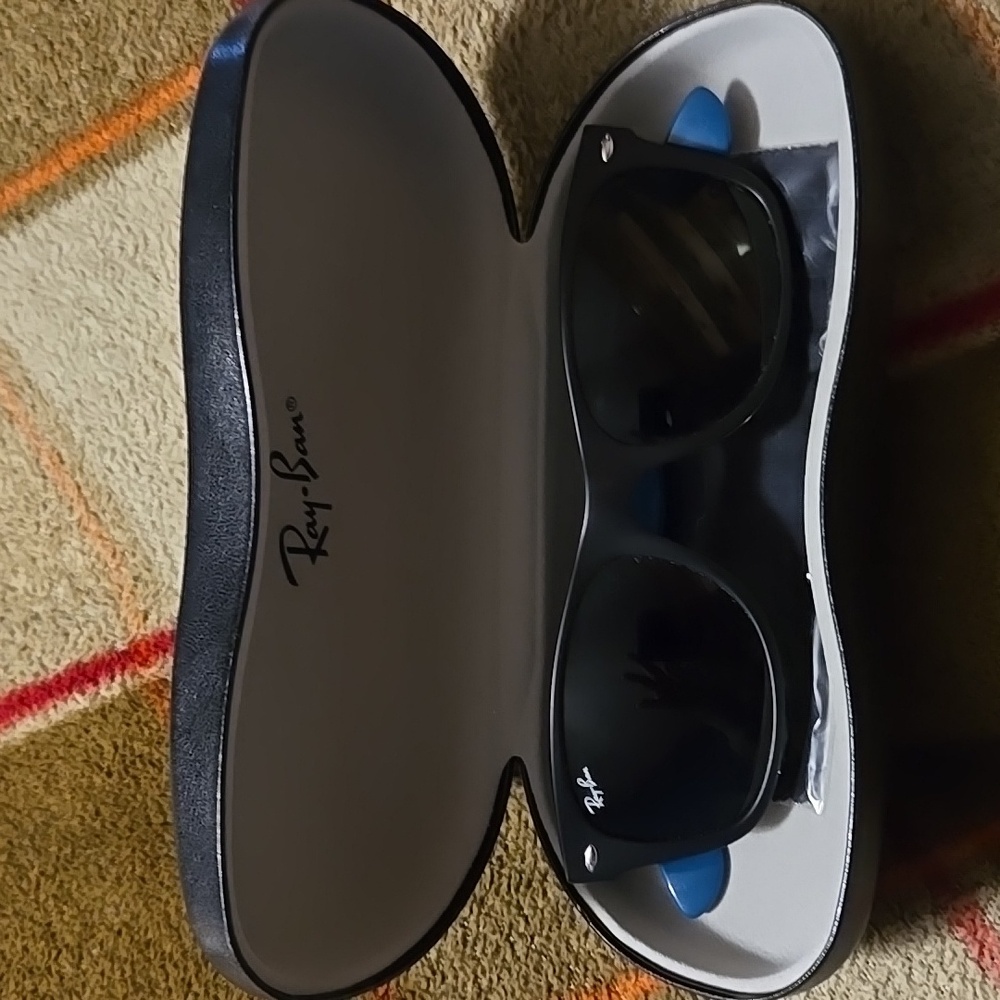 Ray-Ban Wayfarer 2132